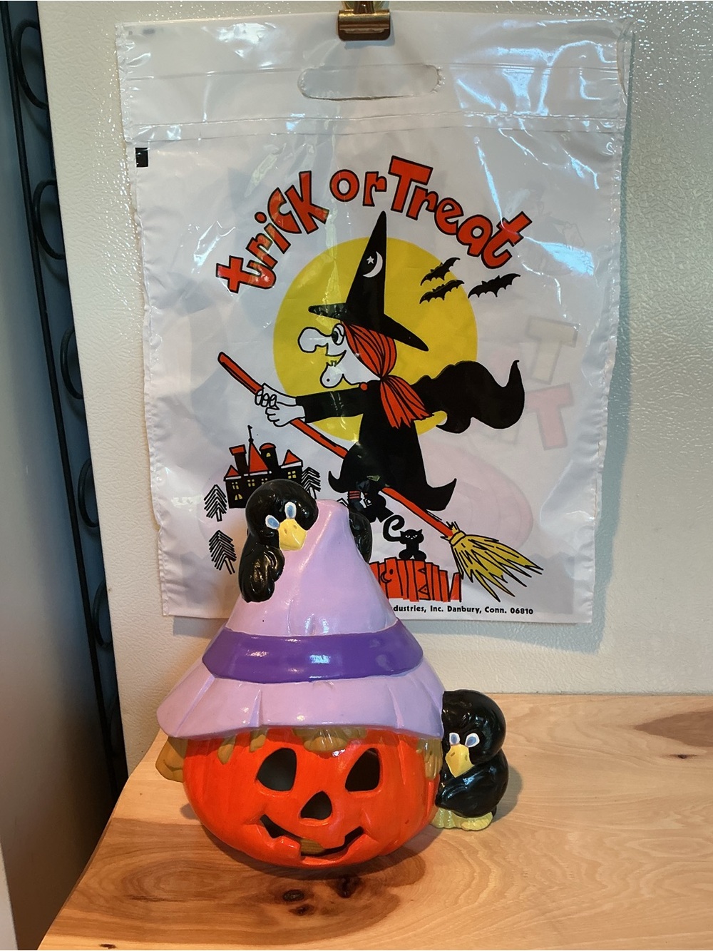 Vintage 1970’s ceramic scarecrow jack-o'-lantern & Halloween bags
